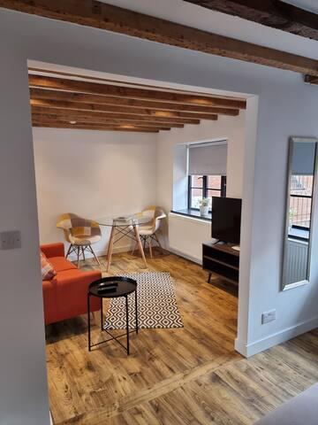 The Warehouse, Town Centre Luxury Flat1