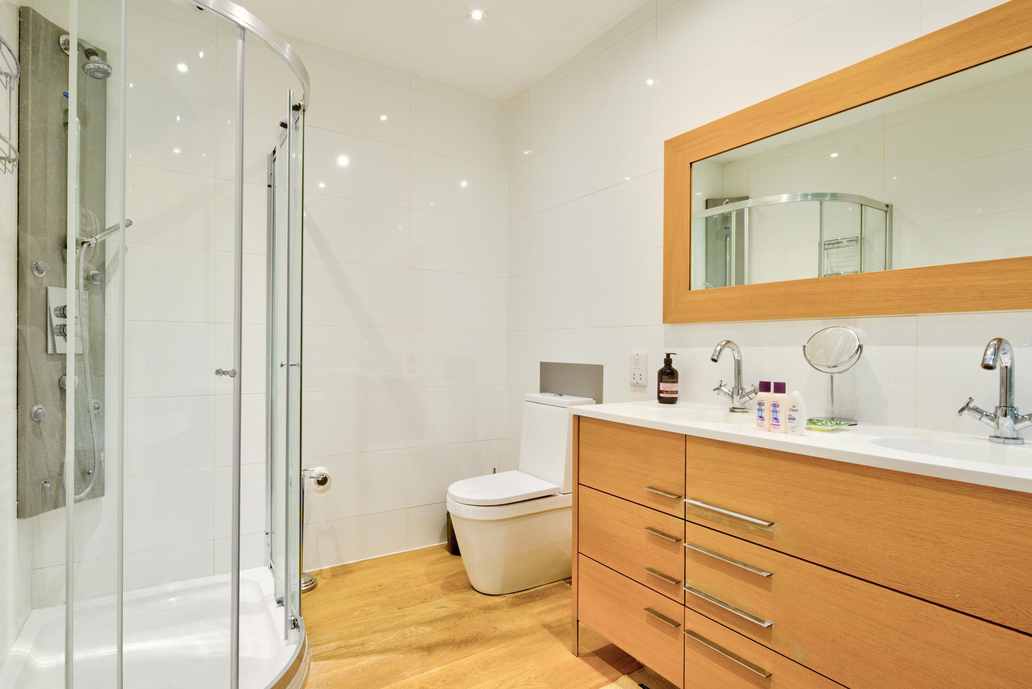 Luxury 2 bed suite in Stamford2