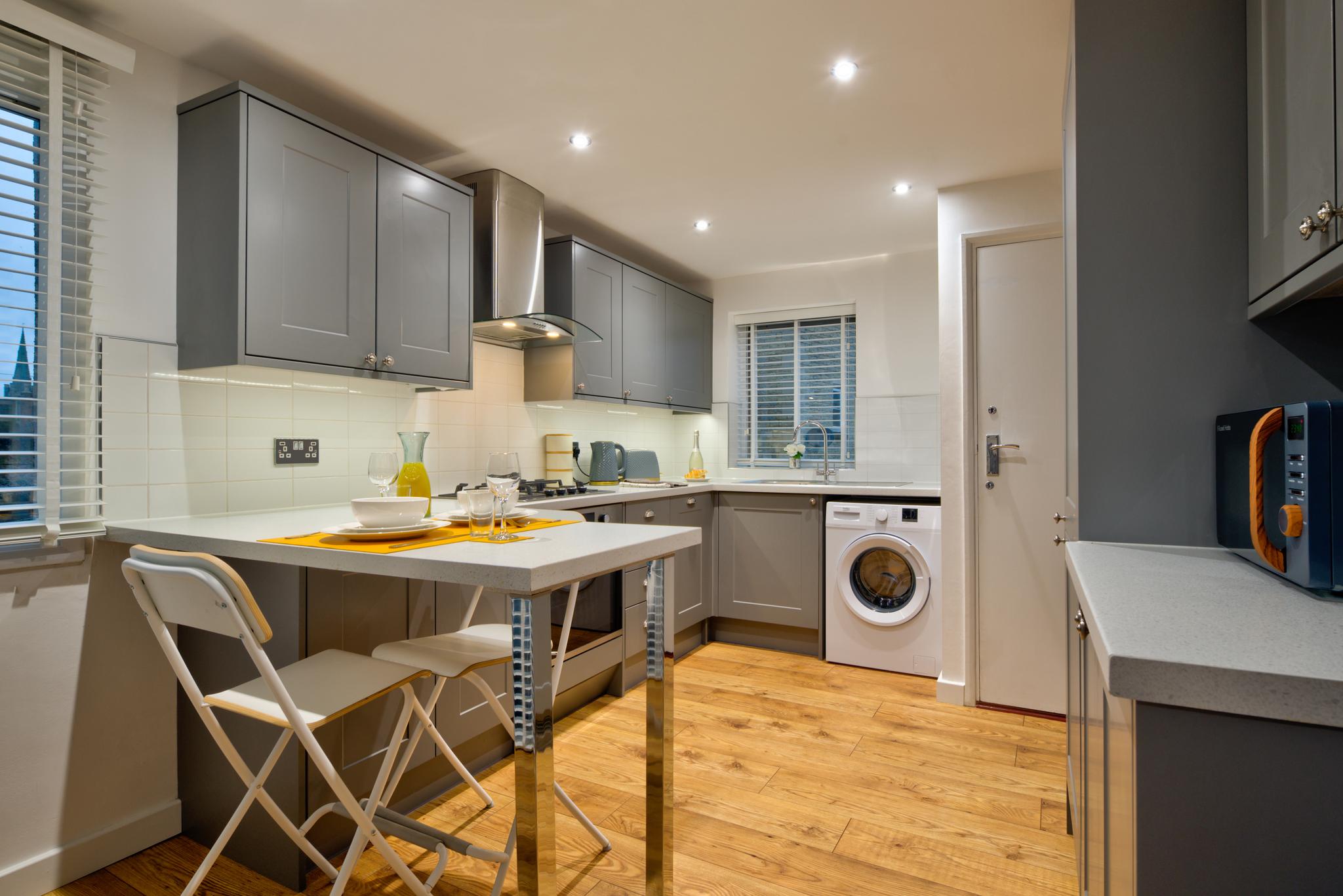 Stylish 2-bed Stamford Stay with Parking2