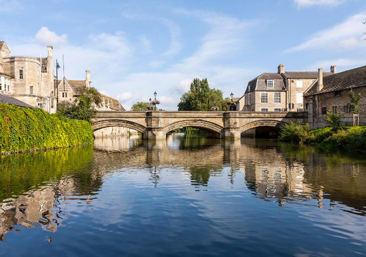 Luxury 2 bed suite in Stamford6