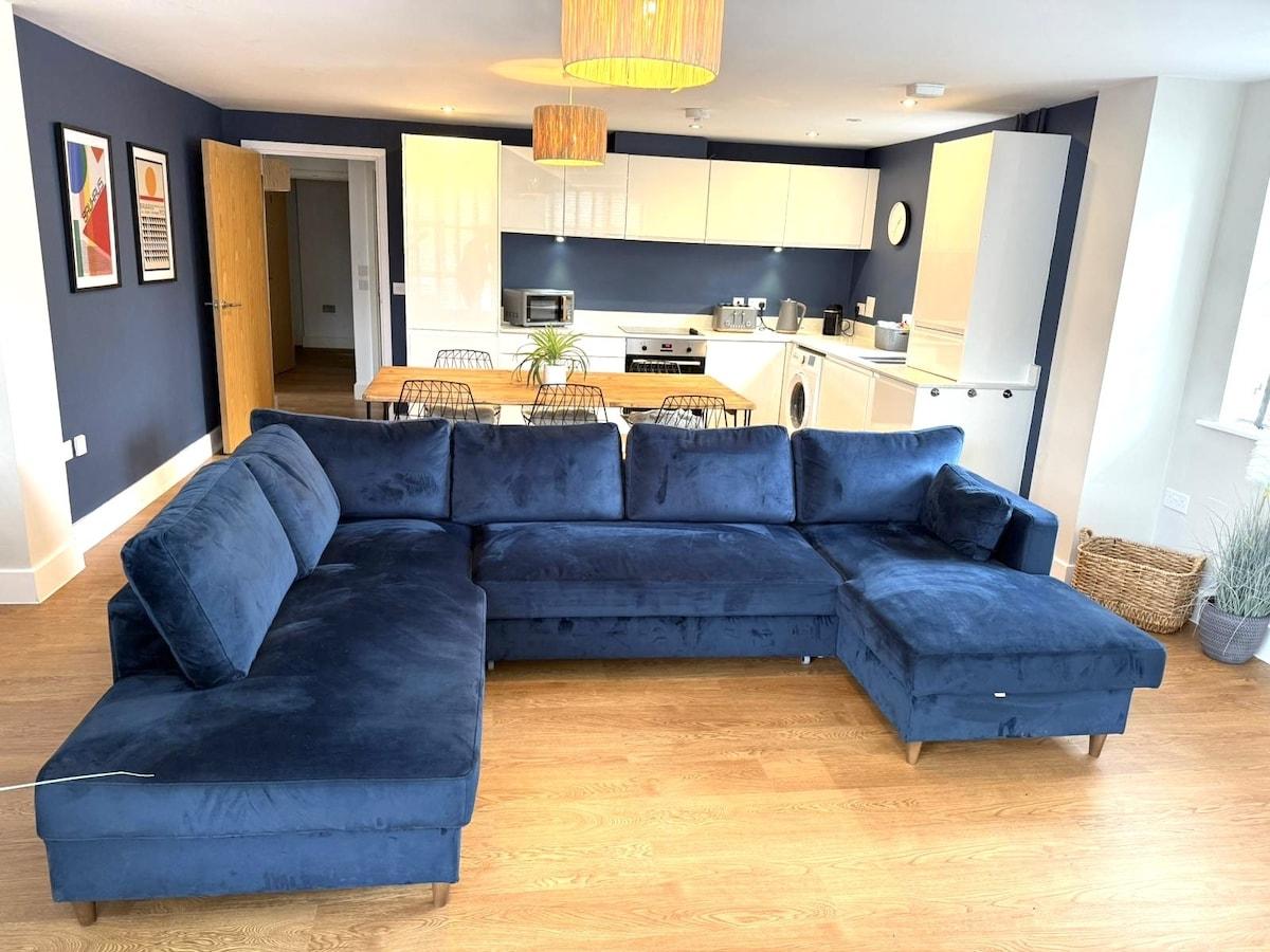 Large 2BR 2BA Apt + Free Evening Parking6
