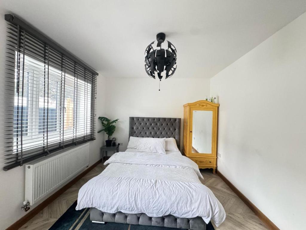Ground-floor room in Erith with garden view6
