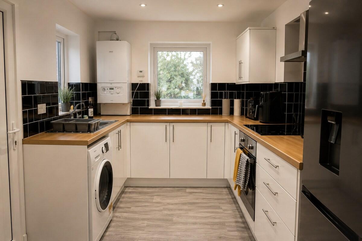 4bed, Sleeps6, Free Parking, Contractors & Groups.4