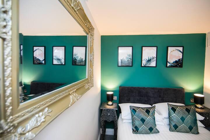 Very Central - Ground floor 2 bedroom apartment.5
