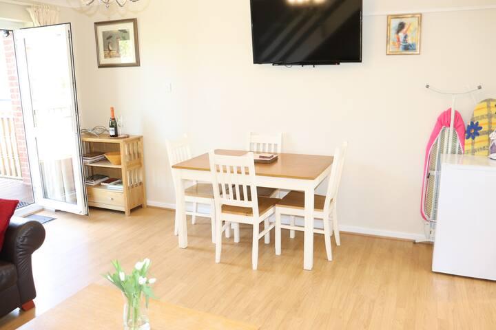 Corton Retreat At Waterside Park5