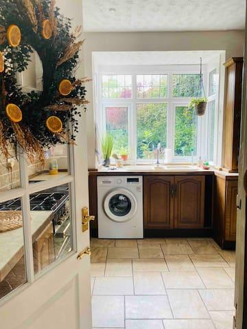 Large Cottage next to BHX, NEC, Train Station5