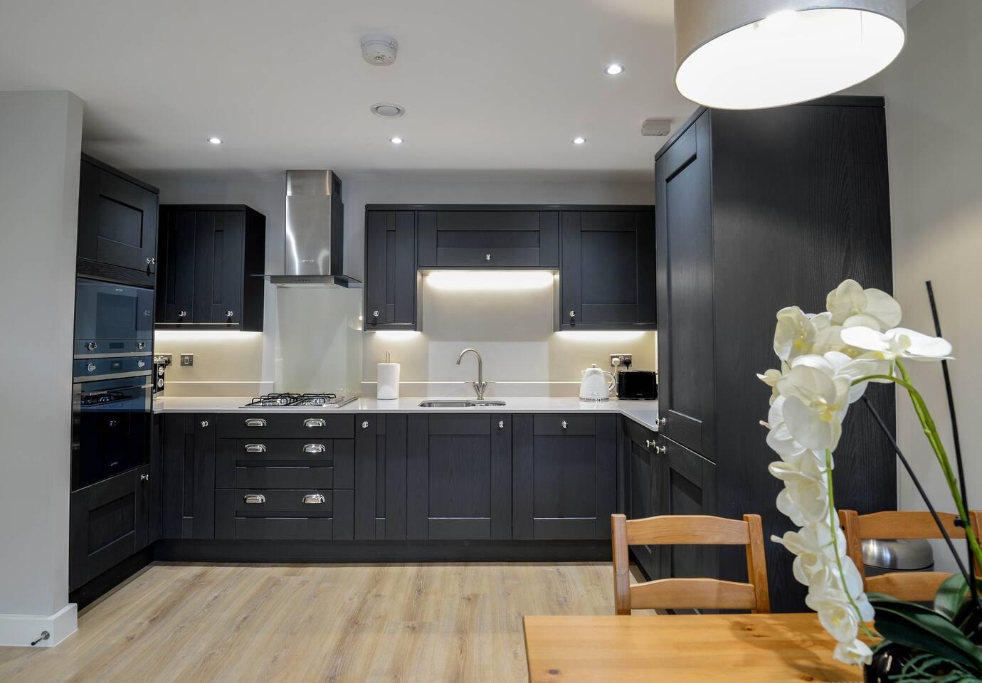 Weybridge - Luxury 2 bedroom apartment1