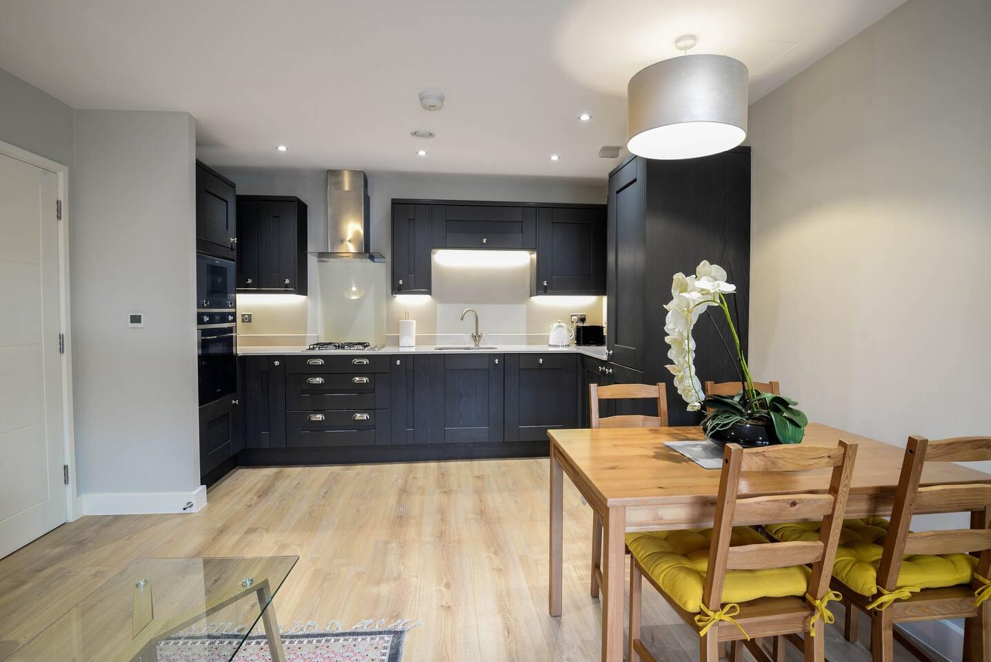 Weybridge - Luxury 2 bedroom apartment3