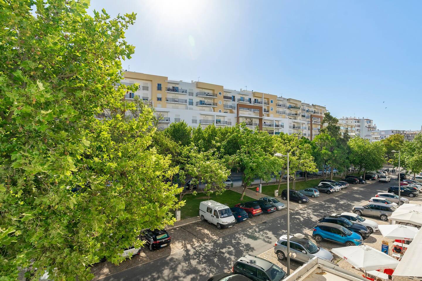 Studio Downtown, Sunny Balcony, Great Location5