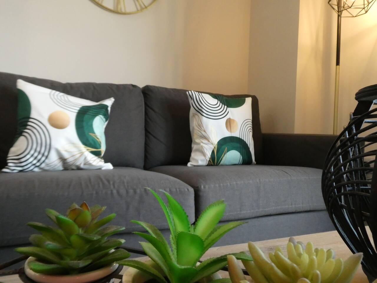 2 BED 2 BATH APT -Free Parking, Close to CITY CTRE6