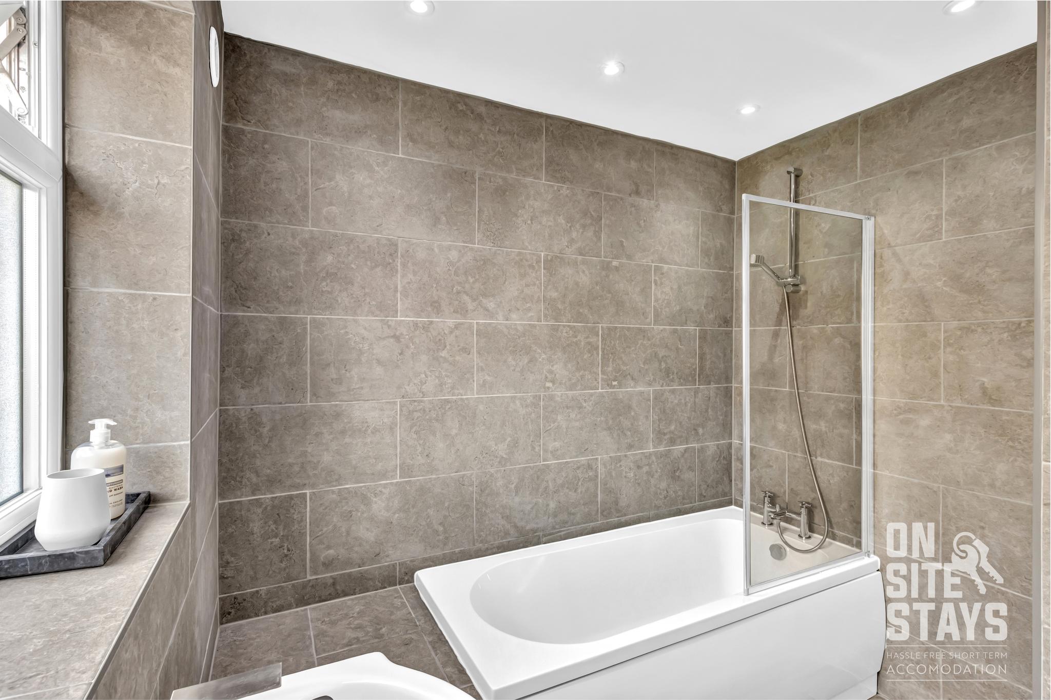 Spacious 3-Bed House | Bexleyheath | Garden3