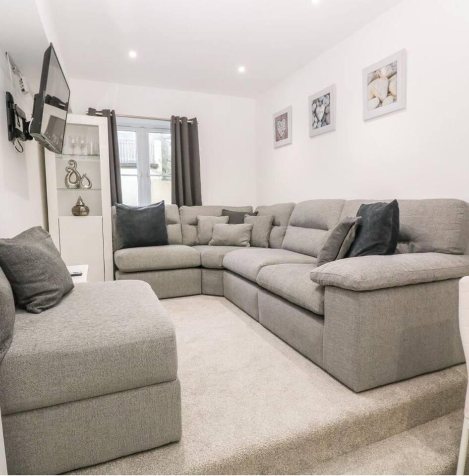 Falmouth Retreat - family stays4