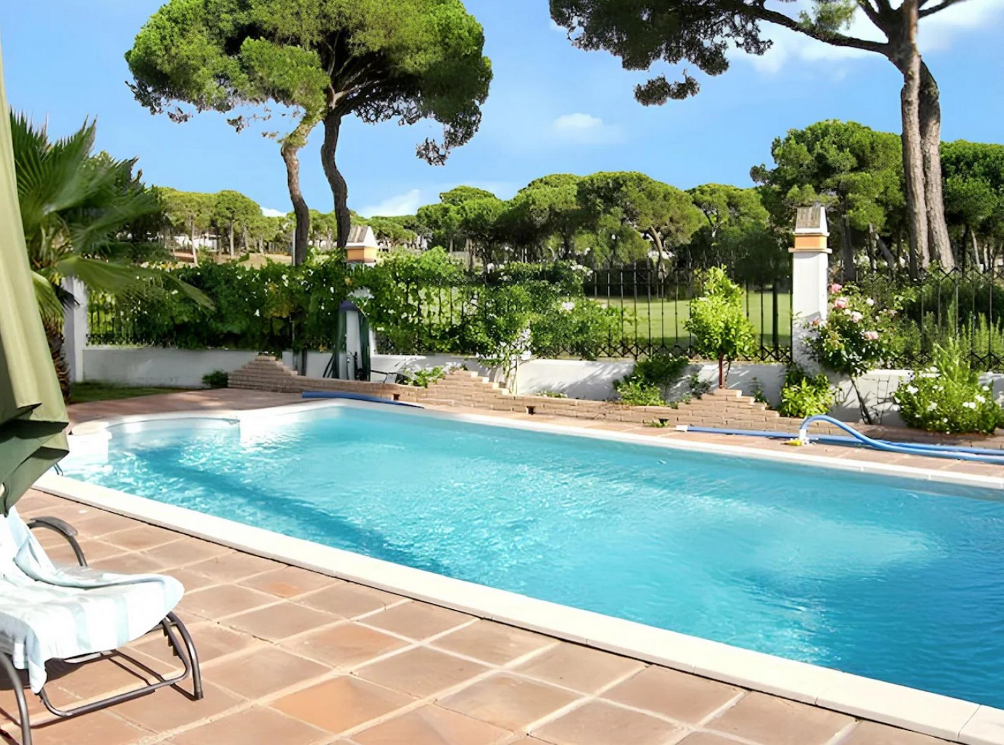 Hermoas villa en Nuevo Portil con piscina privada2