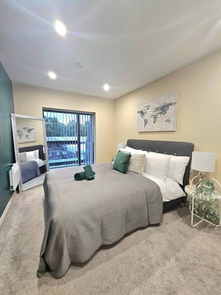 Central Leeds 1 Bed Apartment by the Arena4