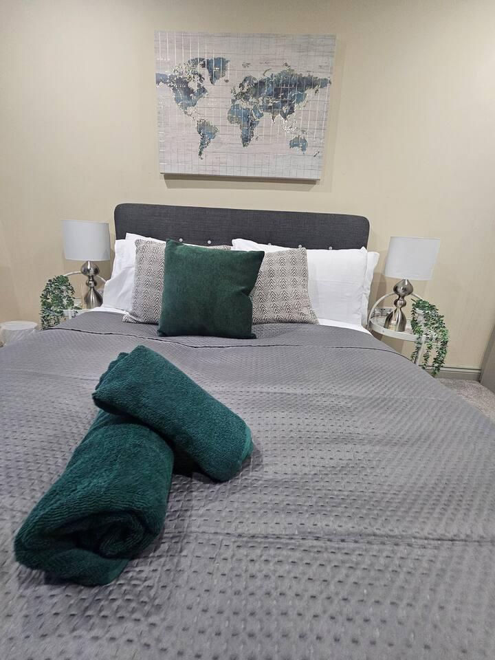 Central Leeds 1 Bed Apartment by the Arena5