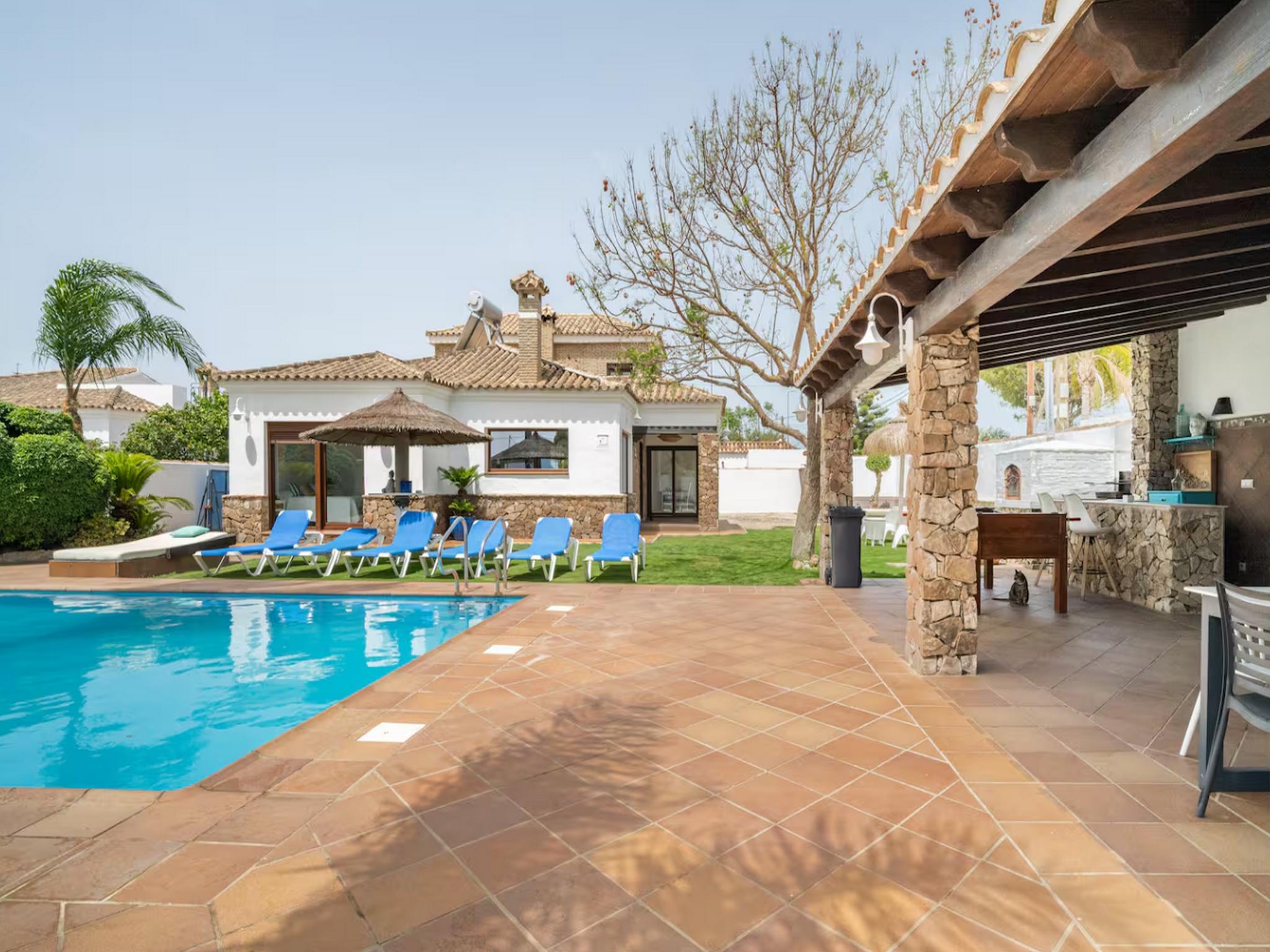 Spectacular villa with spacious outdoor area2