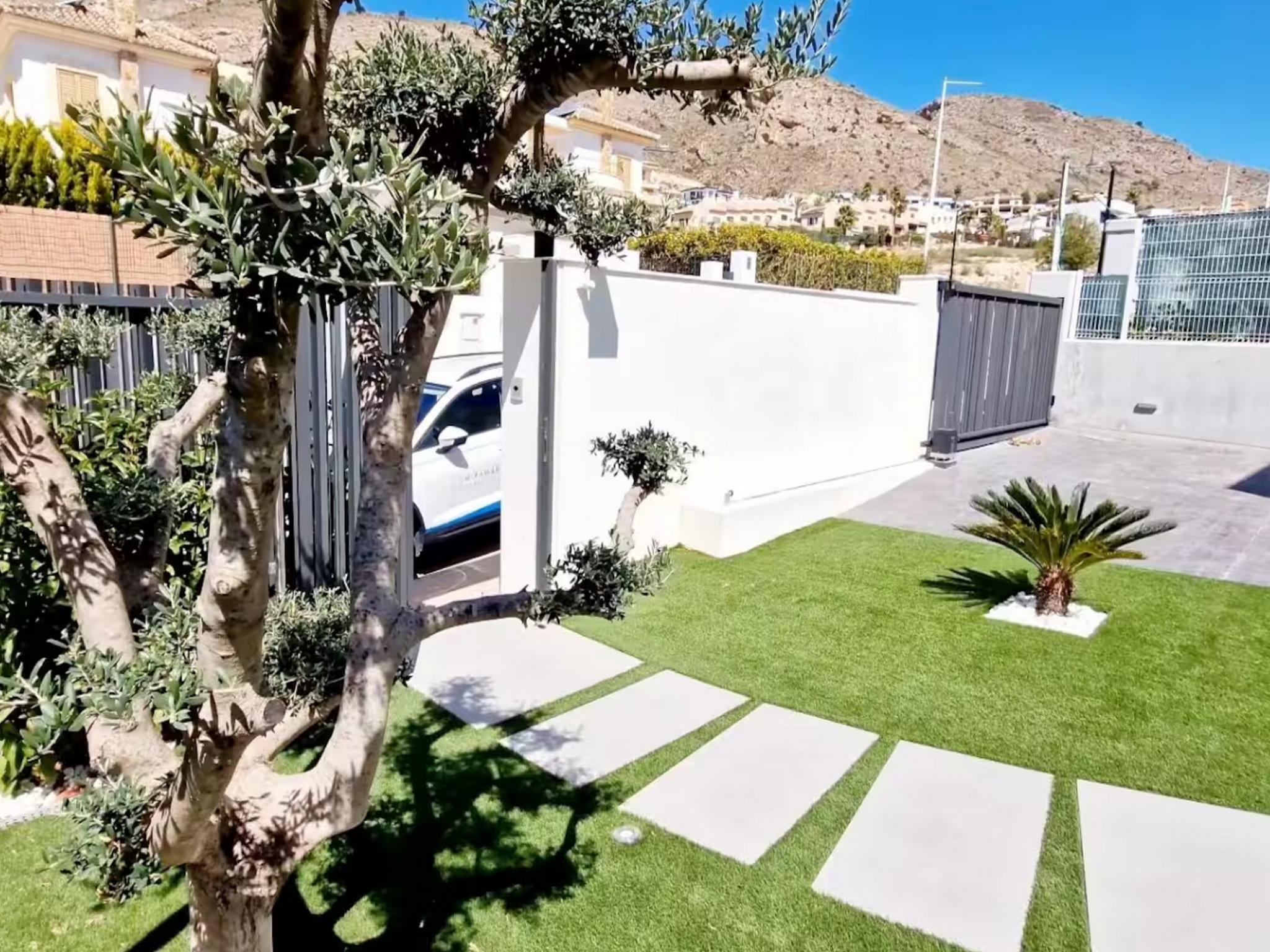 Stunning Modern 3 Bedroom Villa with Pool3