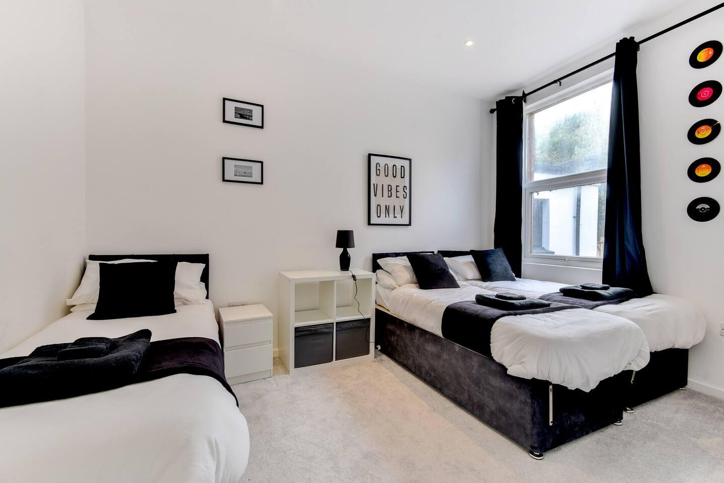 Charming Coastal Retreat in BN24