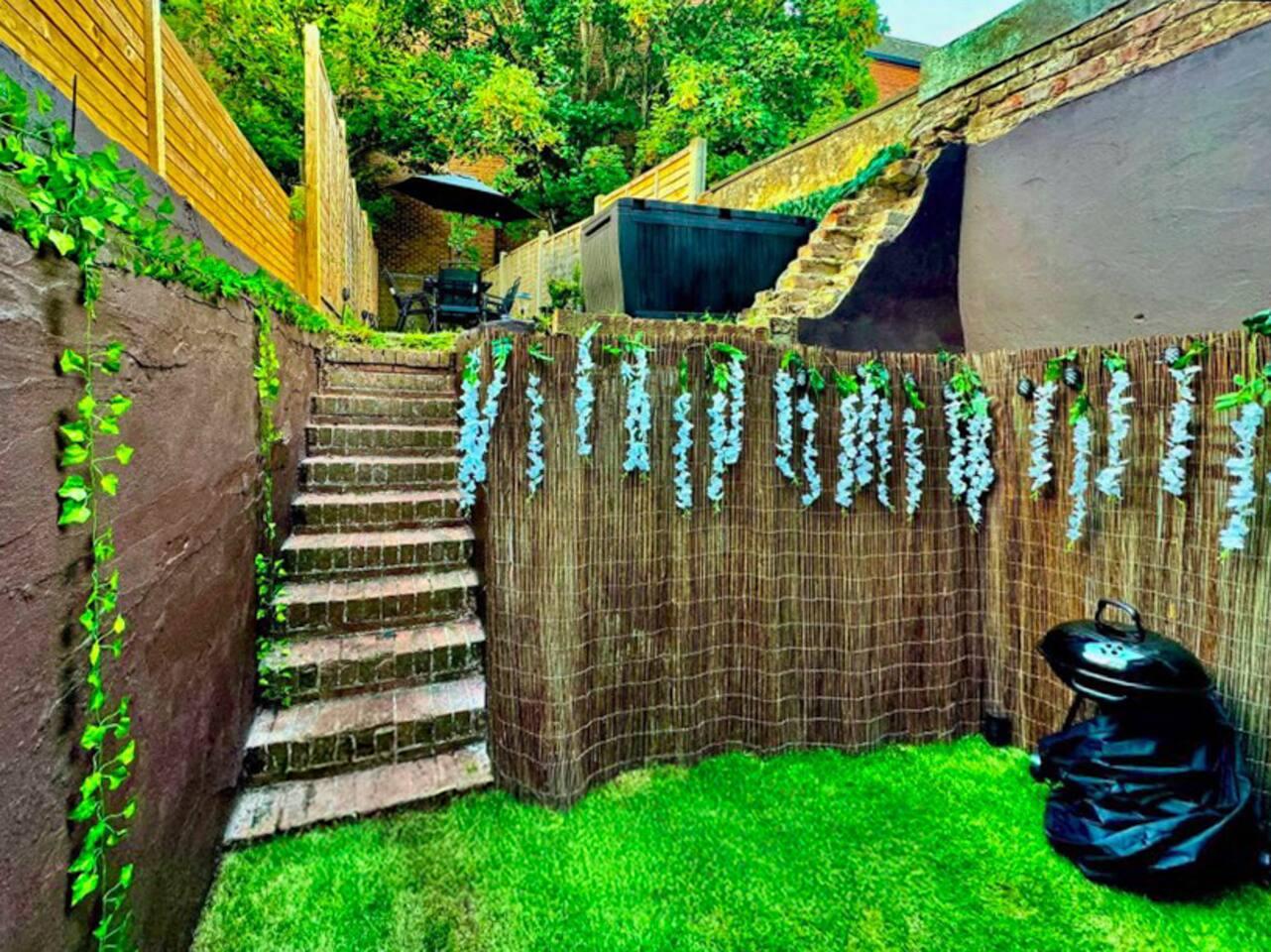 Charming Coastal Retreat in BN25