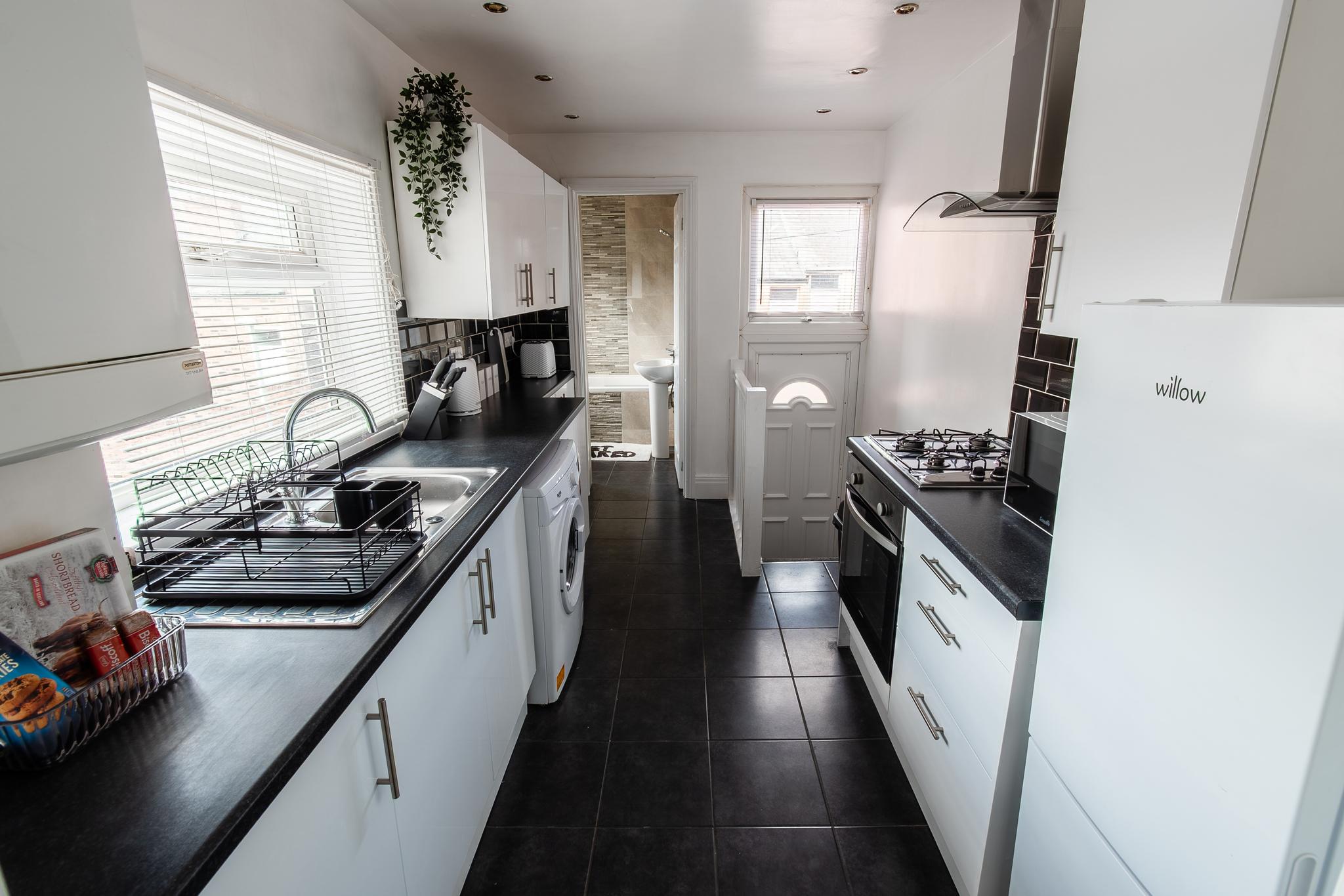 SPACIOUS 3BR FLAT- PARKING-WIFI-NEAR METRO CENTRE2