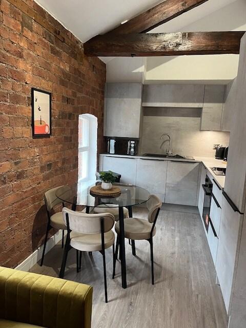 Urban Industrial Loft 1 *Private Parking*5
