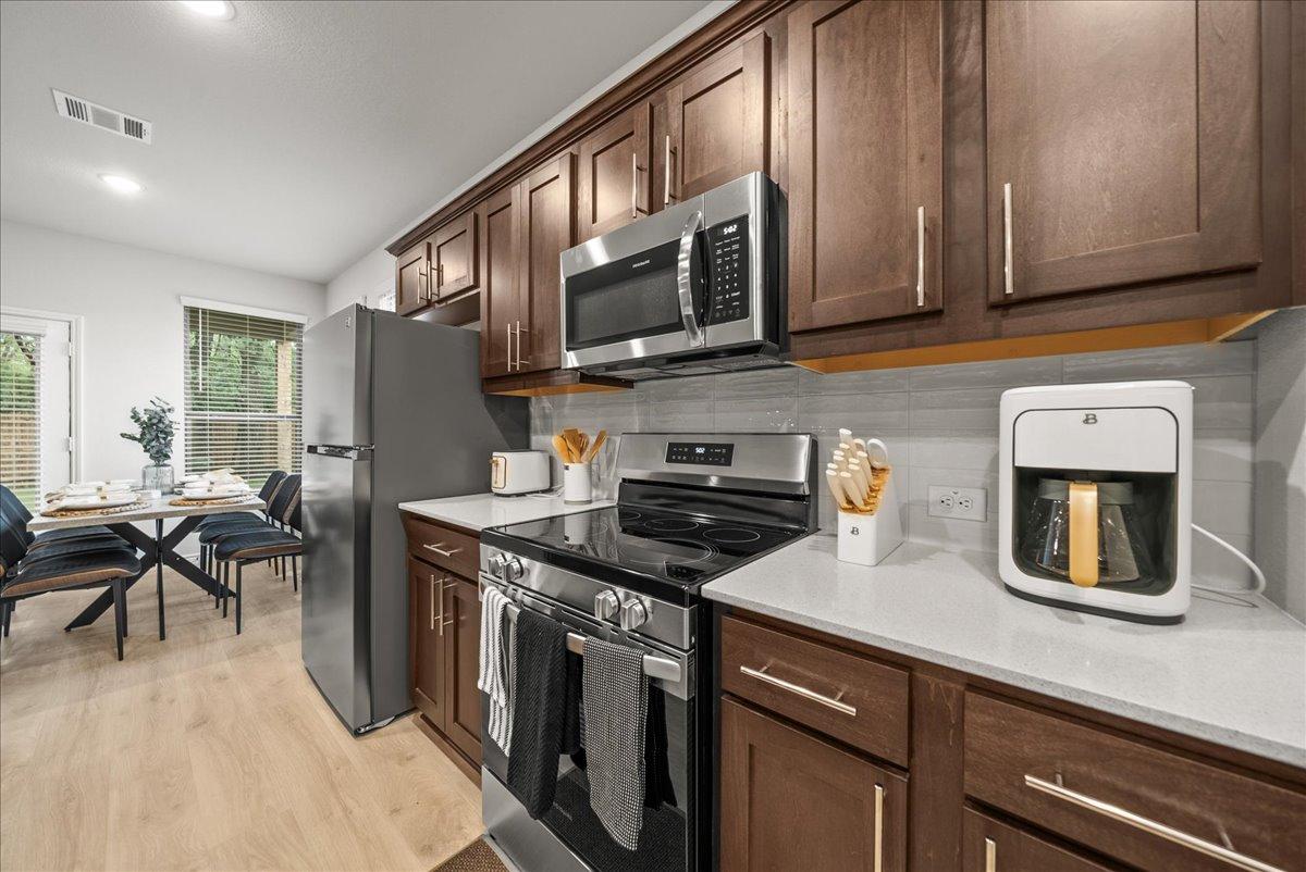 Luxurious 4 Bed Duplex in Denton TX Near UNT & TWU5
