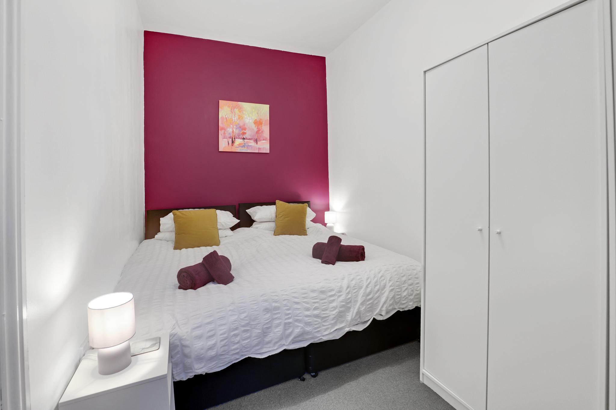 Cosy 2-Bedroom Apartment, comfortably sleeps 55