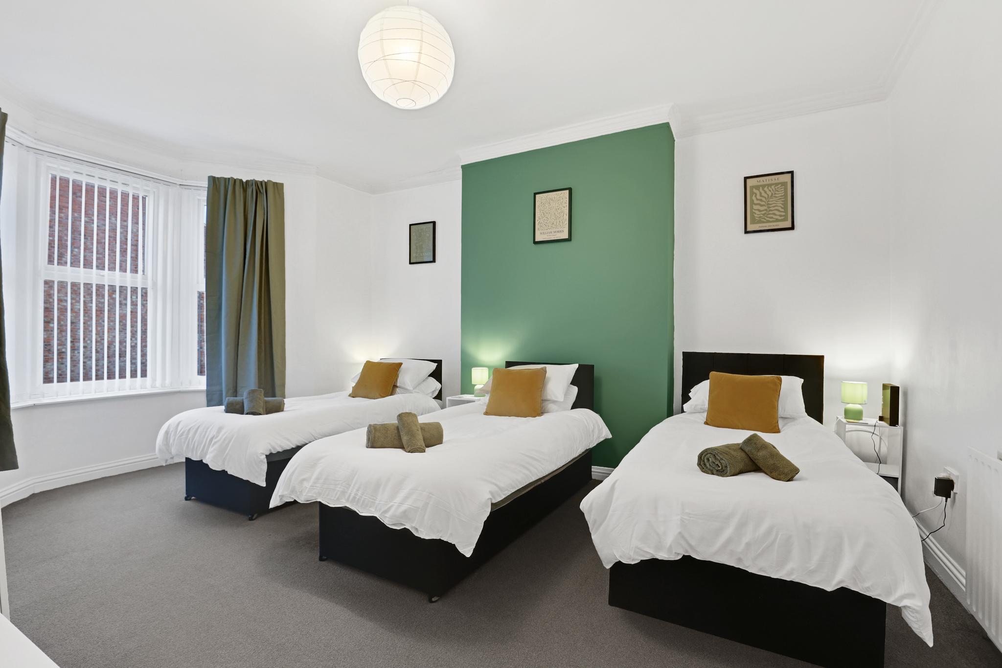 Cosy 2-Bedroom Apartment, comfortably sleeps 52