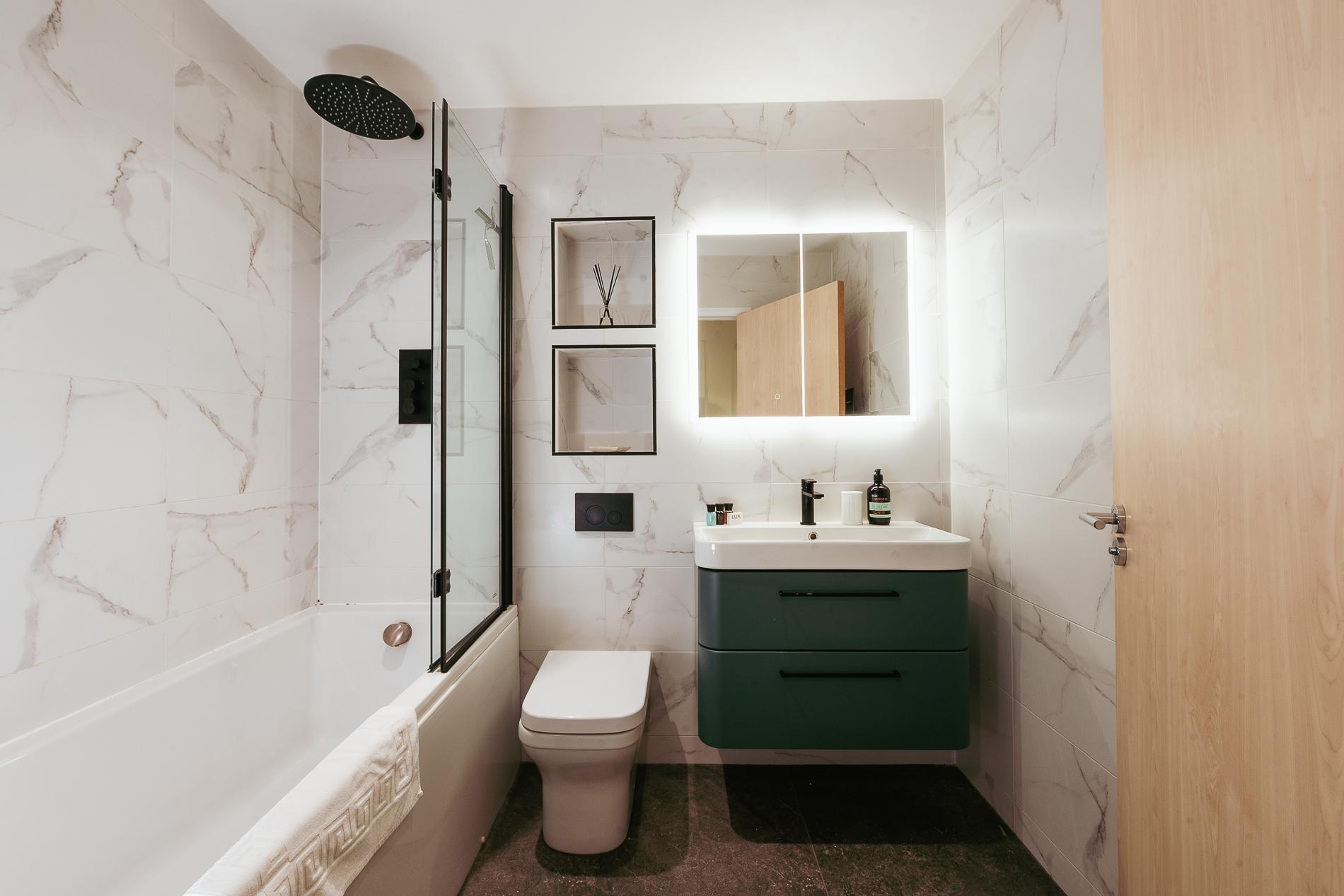 Central & Chic Flat-Sleeps 4-By FabAccommodation3