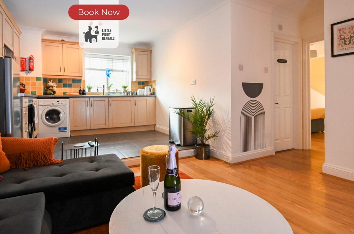 Quiet Premium Stansted Apt. Central, Wi-Fi, Desk4