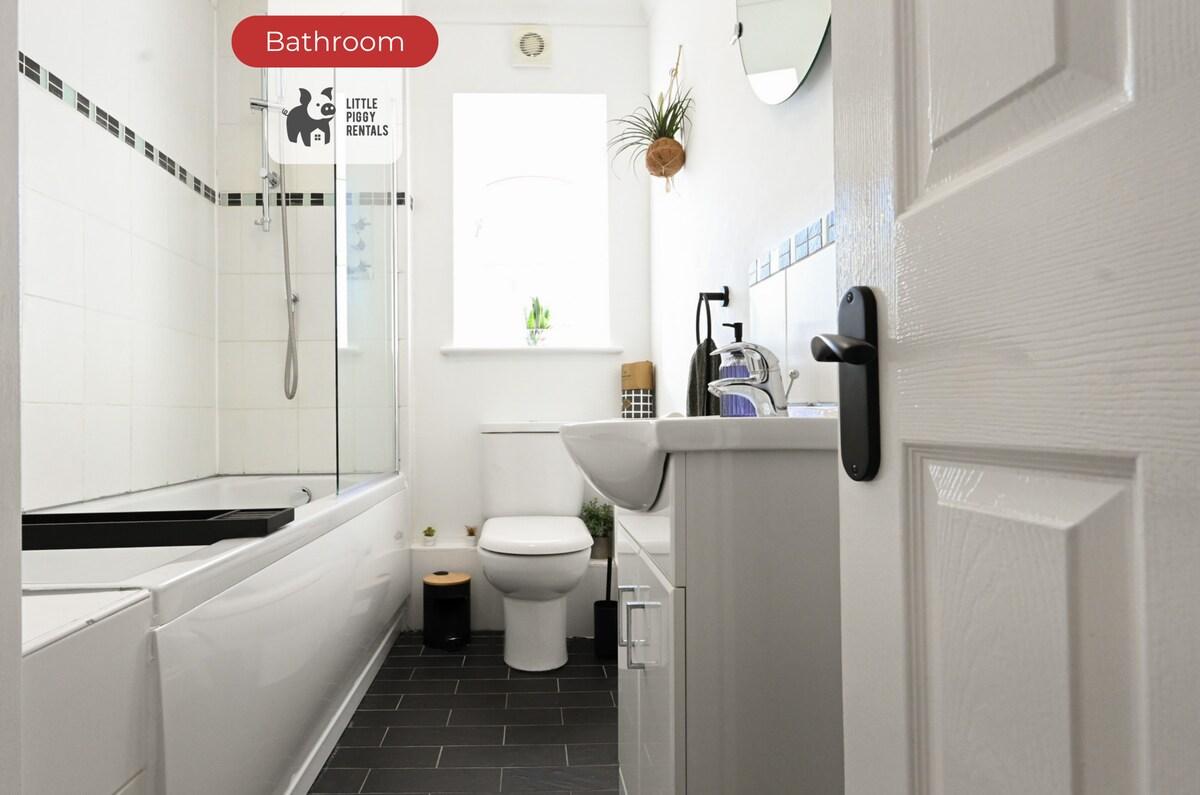 Quiet Premium Stansted Apt. Central, Wi-Fi, Desk5