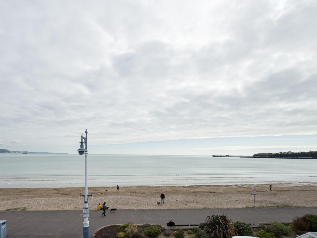 5 Bed | All En -suite | Seafront | Sea Views |2