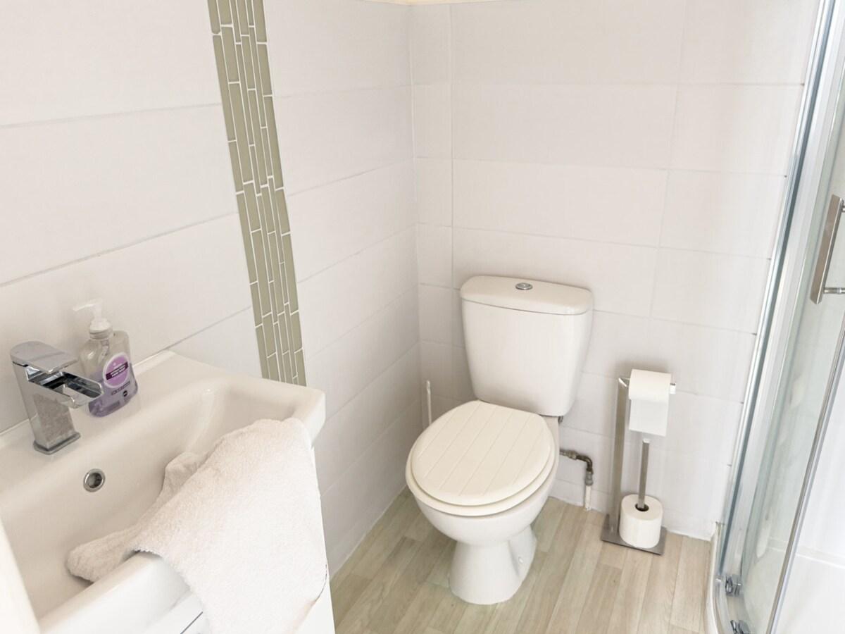 5 Bed | All En -suite | Seafront | Sea Views |5