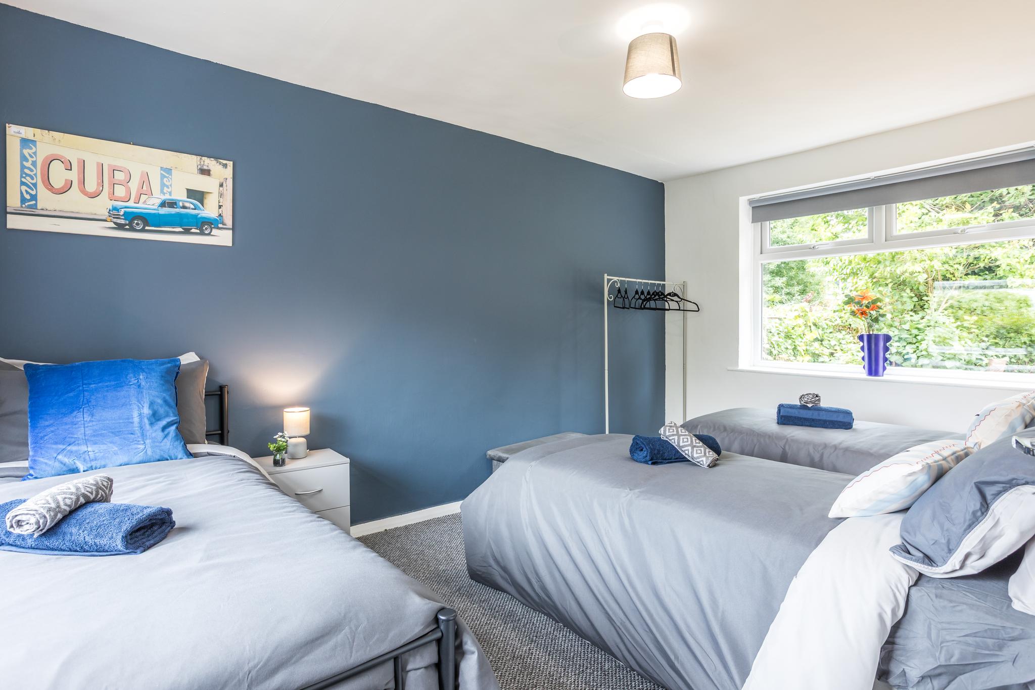 Bab's Bungalow- Home away from home, Sleeps 54