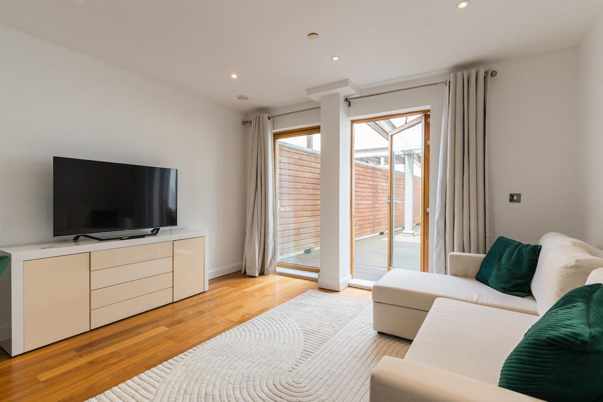 In the middle of the city centre4