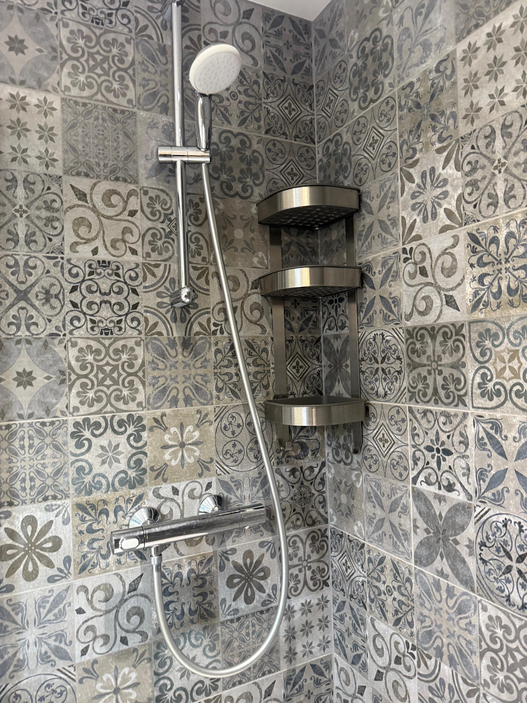 4 Bedroom house with Ensuite.contractors welcome5