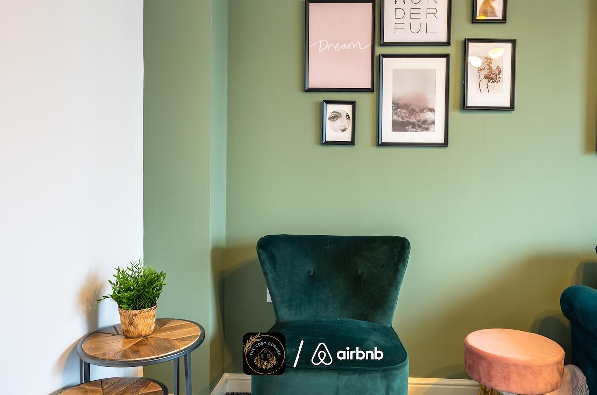 4BR House with Parking3