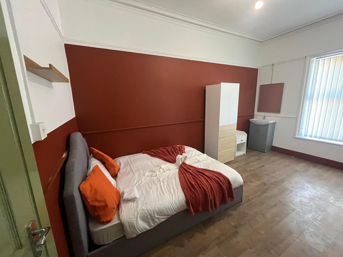 16 bedroom property - Birkenhead2