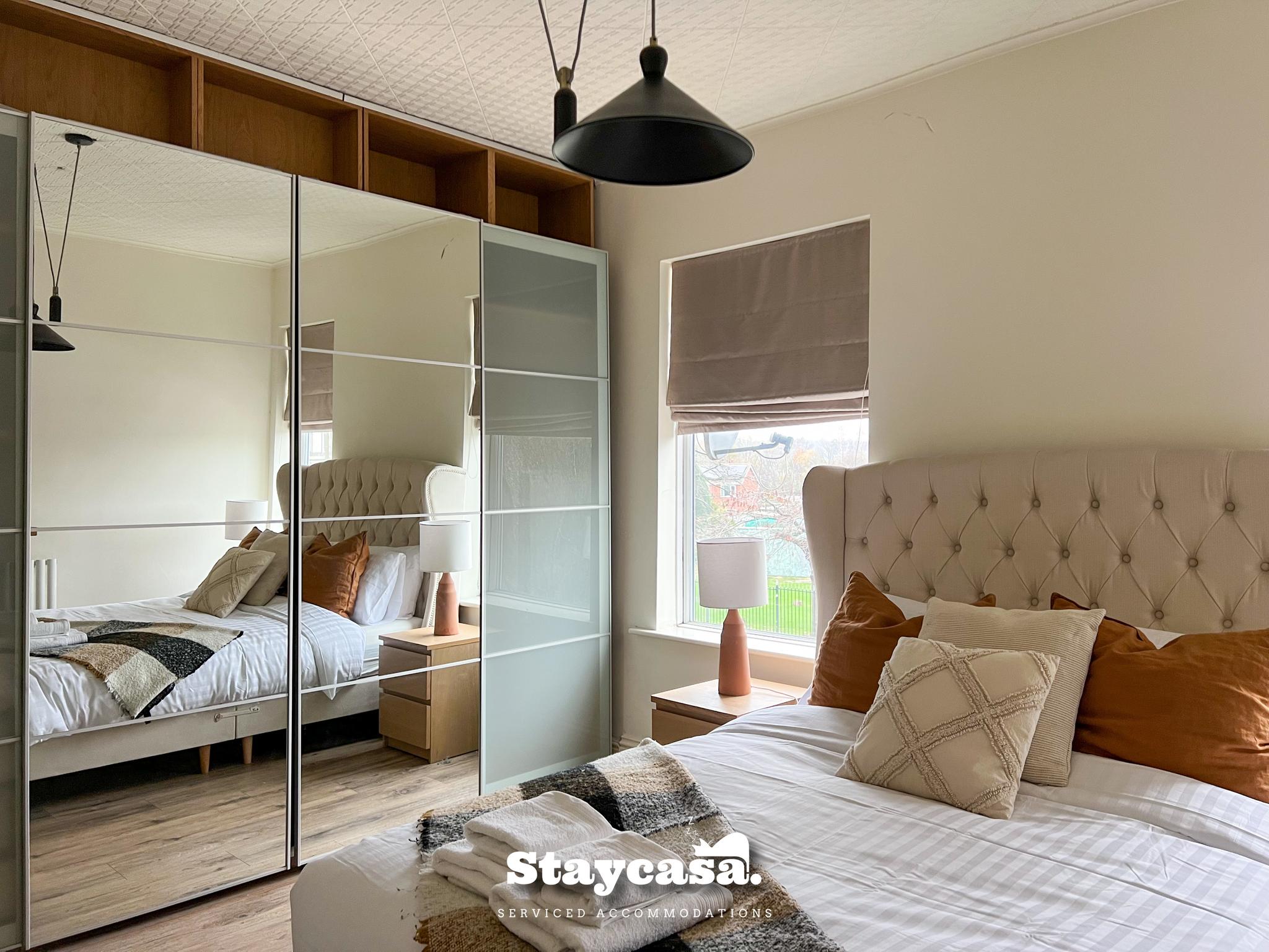 Stylish Interior Cosy Haven - On-Street Parking2