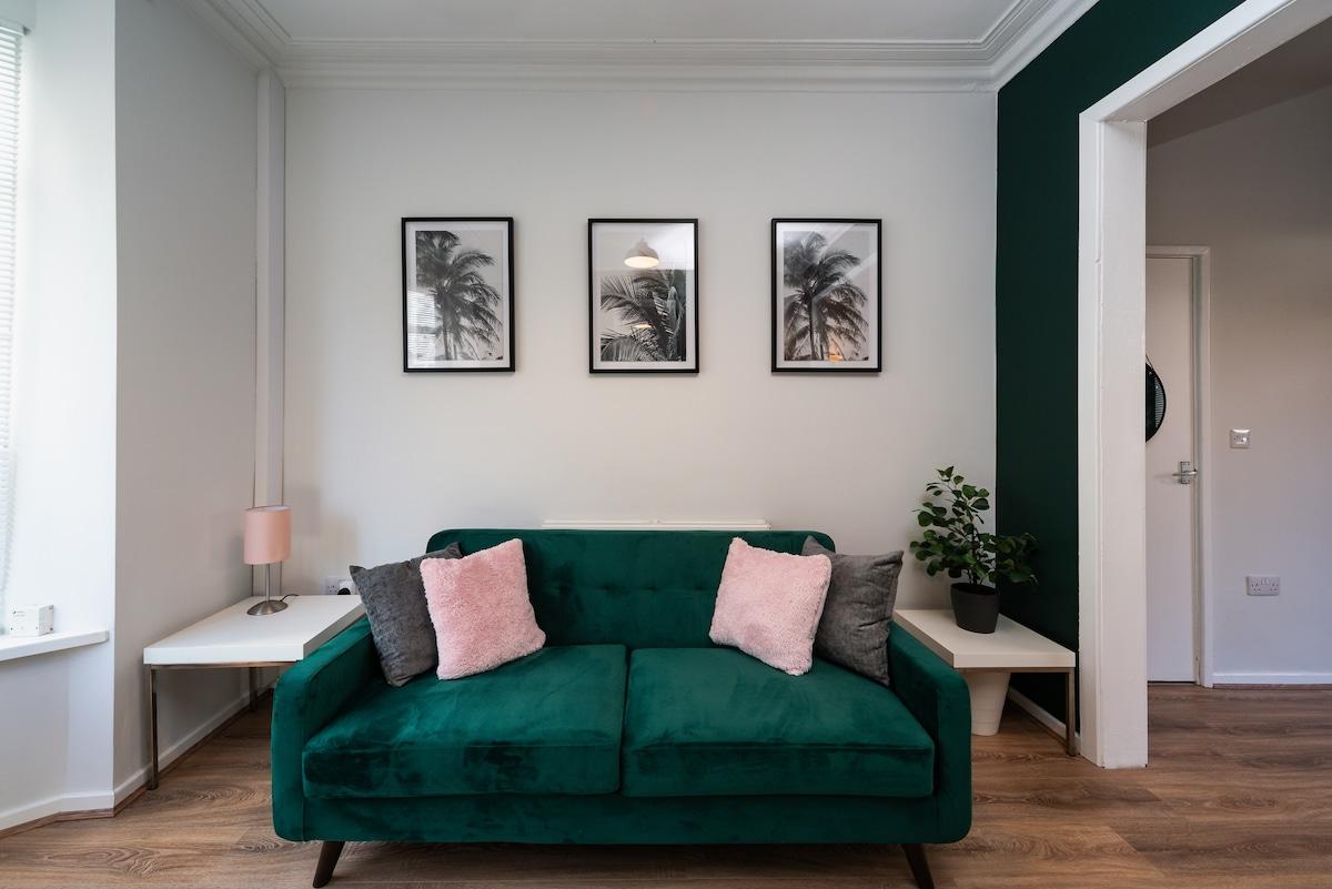 Stylish 3BR House in Hull - Sleeps 54