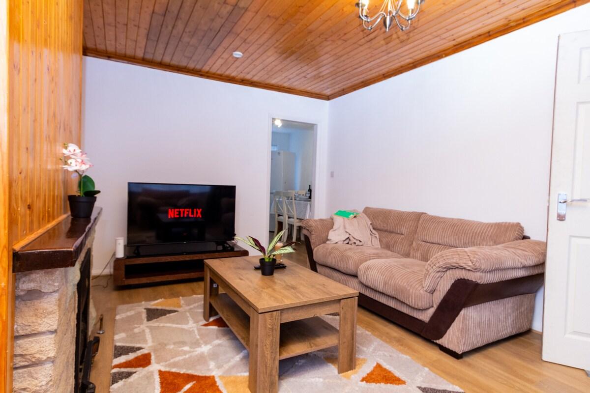 Charming 3BR House - Perfect for Group Stays3