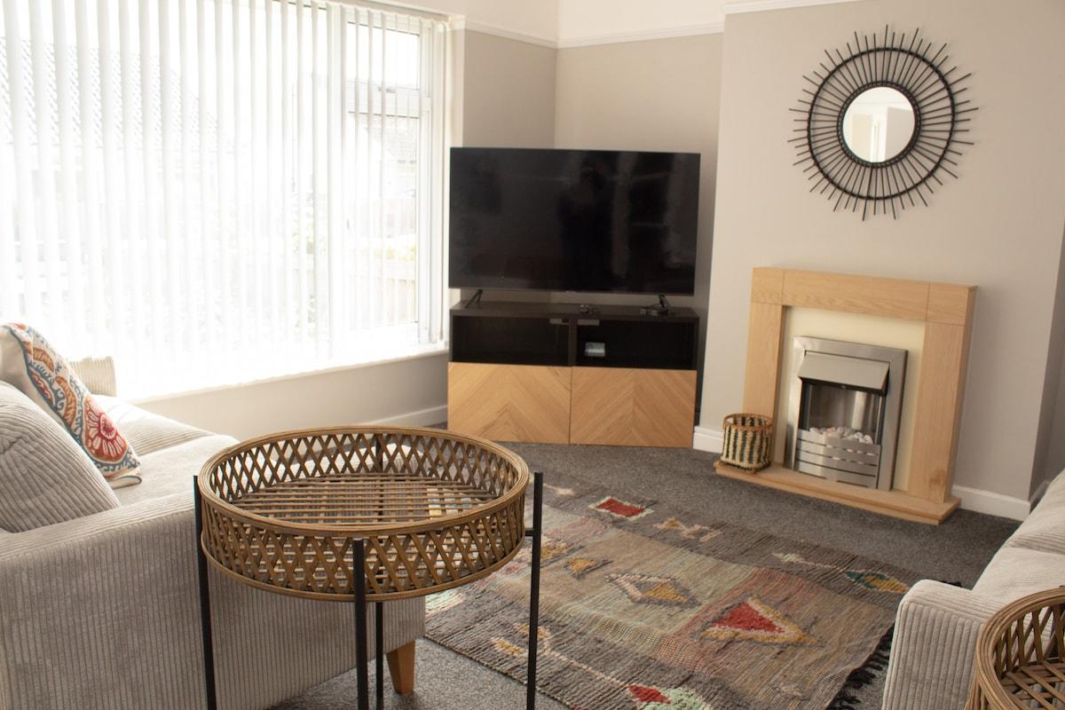 Cosy 3Bed Bungalow in West Kirby, Free Parking2