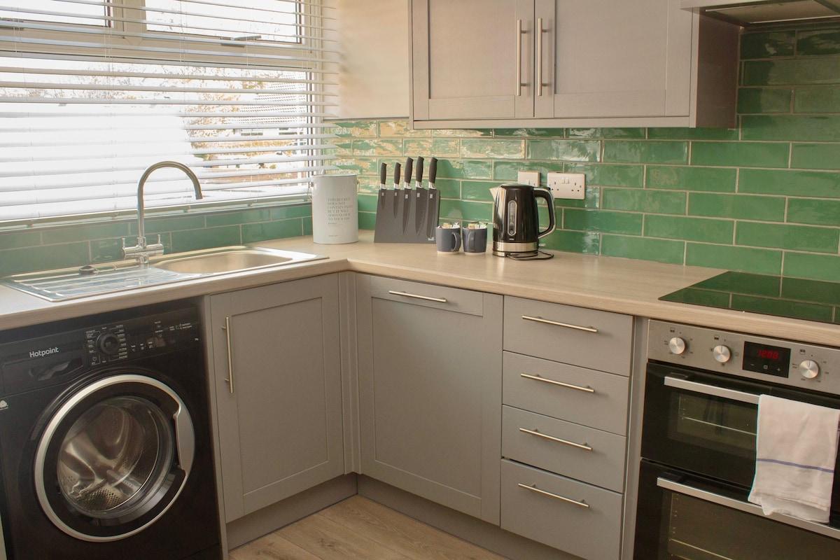 Cosy 3Bed Bungalow in West Kirby, Free Parking5