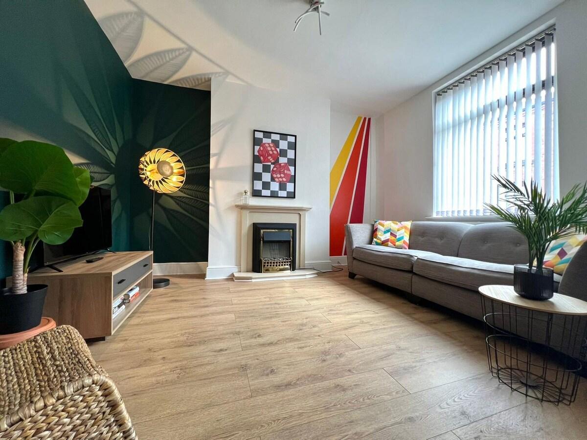 Quaint 2Bed House near Wigan Centre2