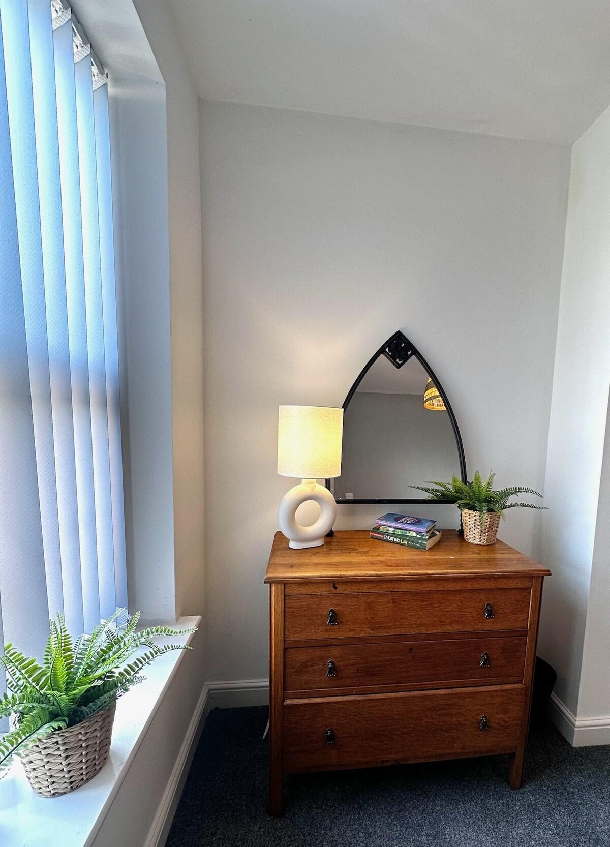 Ideal Wigan Base: 1BR for Cosy Stays4