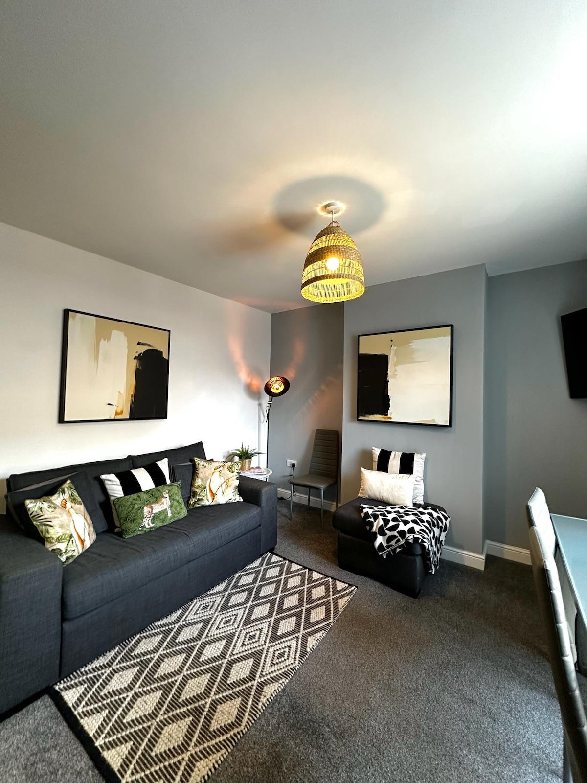 Ideal Wigan Base: 1BR for Cosy Stays5