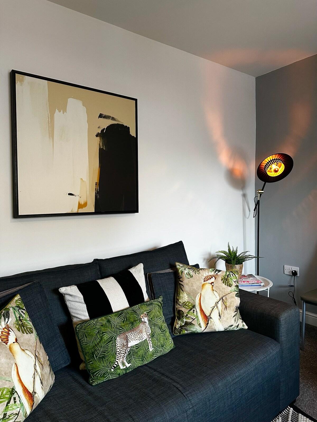 Ideal Wigan Base: 1BR for Cosy Stays6