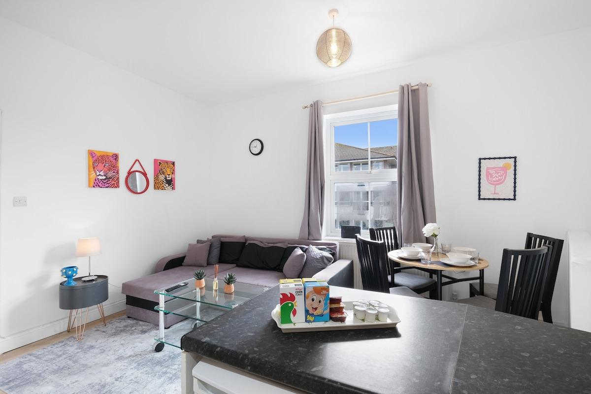 Modern 2BR Apt. Near Windsor Castle –Dedworth Road2