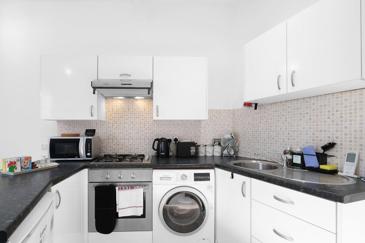 Modern 2BR Apt. Near Windsor Castle –Dedworth Road5