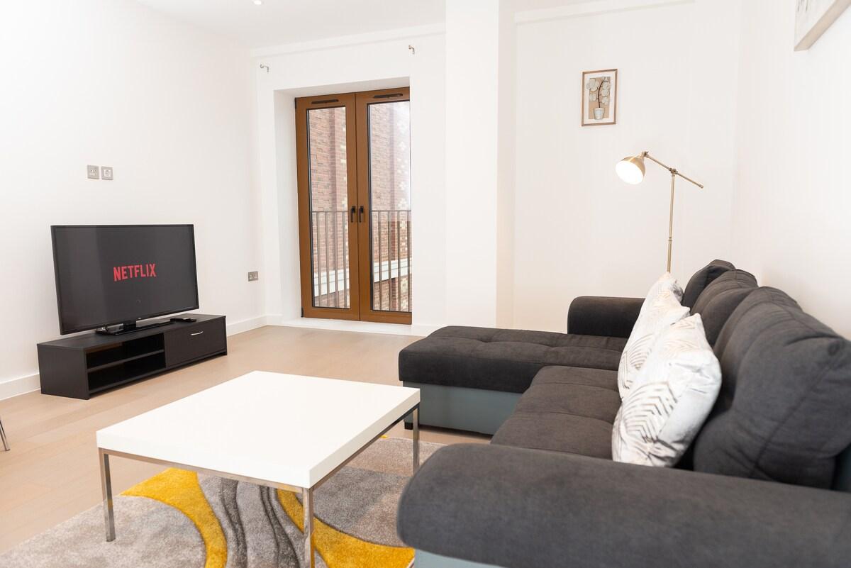 Elegant 1-Bed in St Albans w/ Free Parking & WiFi5